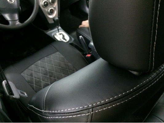 Авточехлы на Toyota Yaris