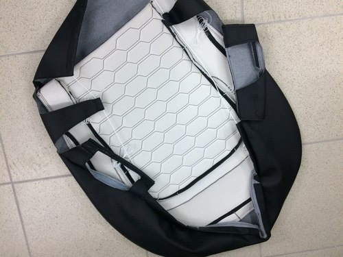 Процесс установки каркасных авточехлов Dress4car